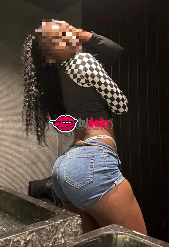 Femme donneuse de plaisir Makepe missoke #0