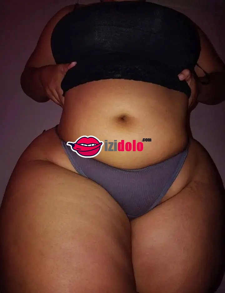 Femme apoutchou donneuse de plaisir